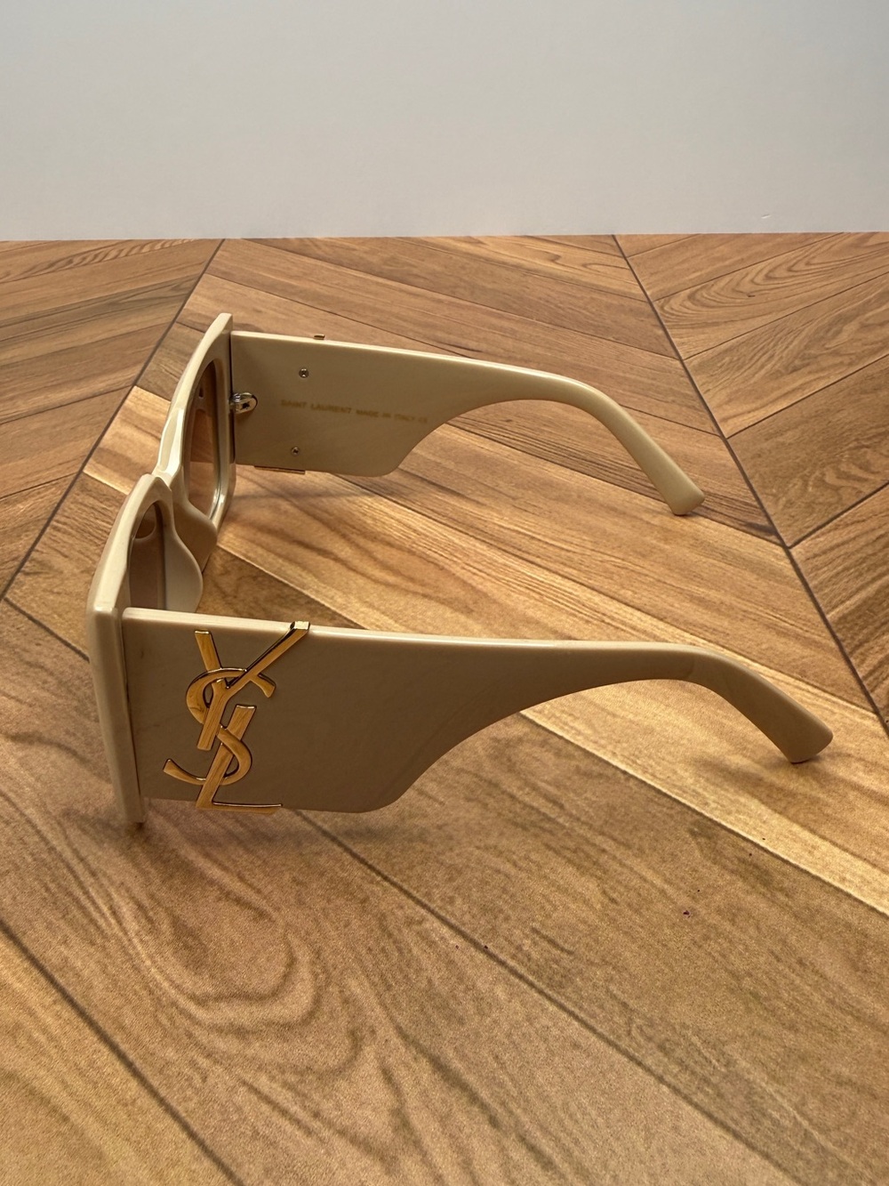 Saint Laurent Beige Cat-Eye Sunglasses - Picture 4 of 7